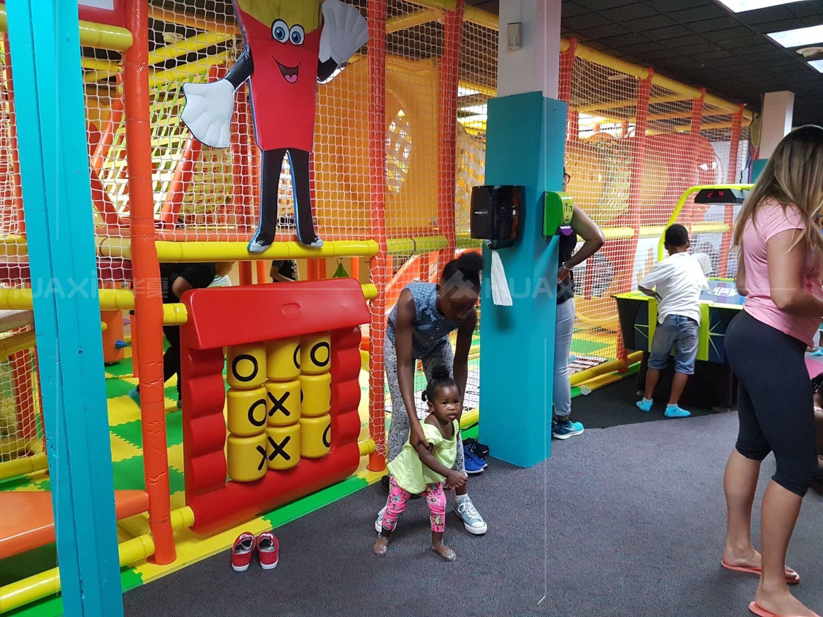 Un exitoso parque infantil cubierto en Bermudas