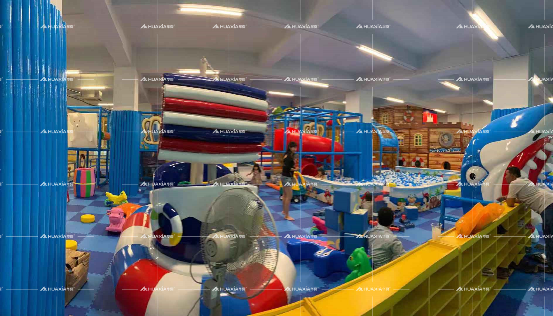 Caja de juegos interior suave estilo Priate en Camboya