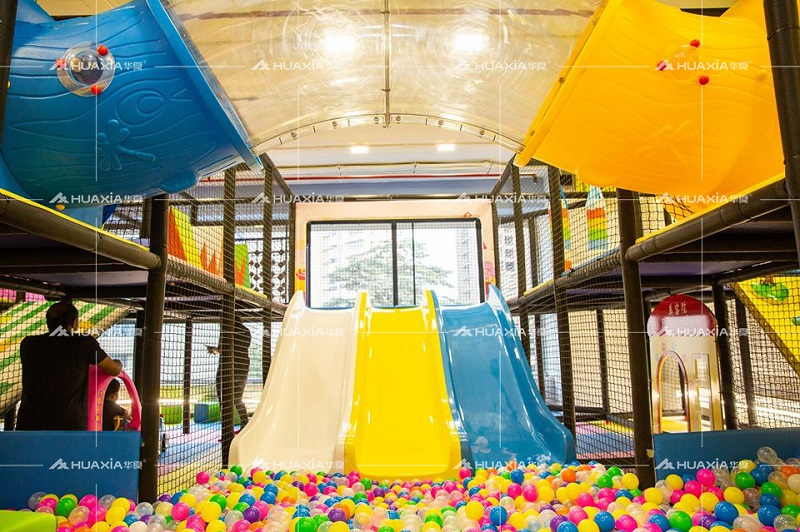 Parque infantil cubierto y suave diseñado para Mumbai