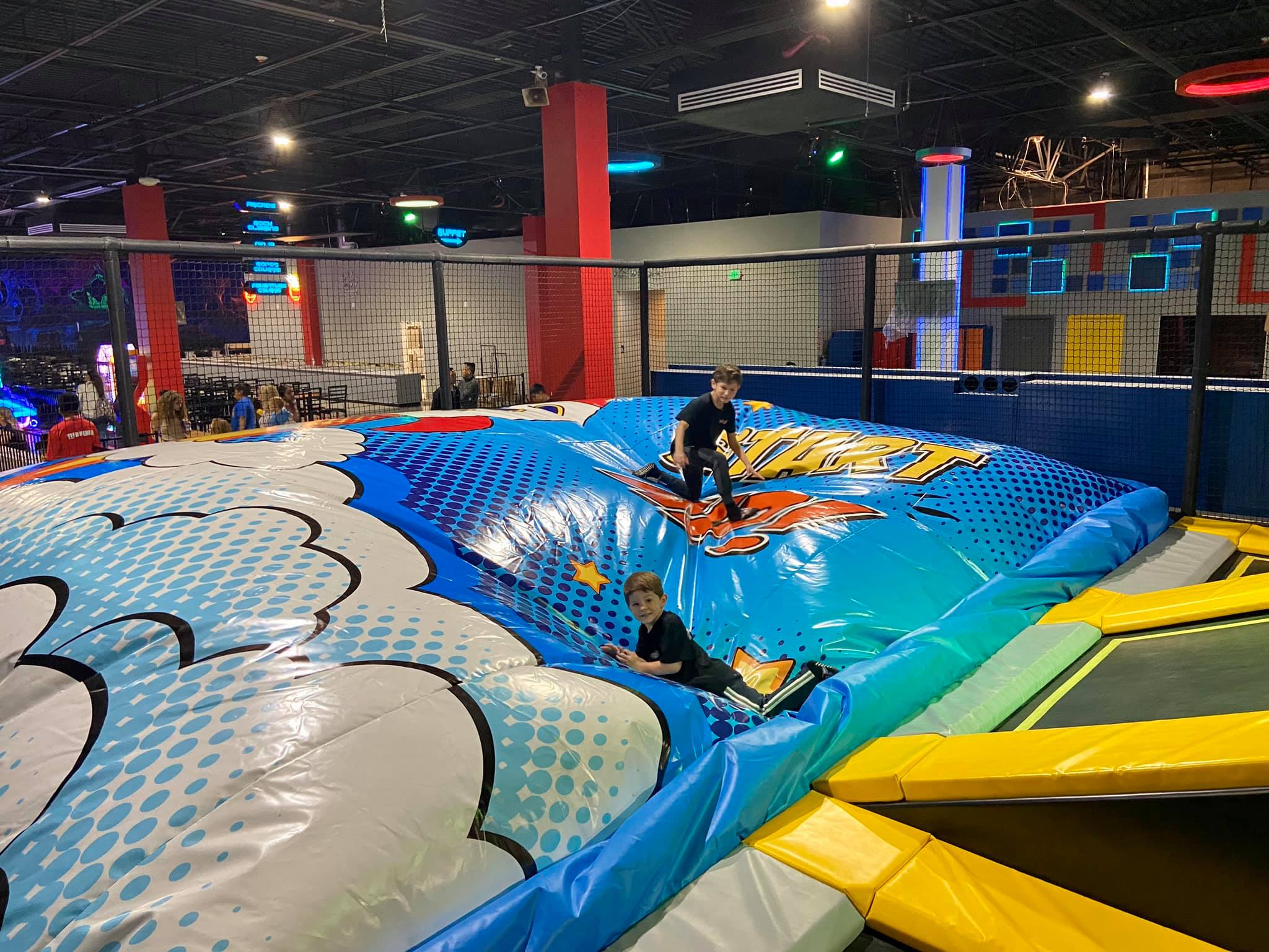 Parque de trampolines para niños personalizado