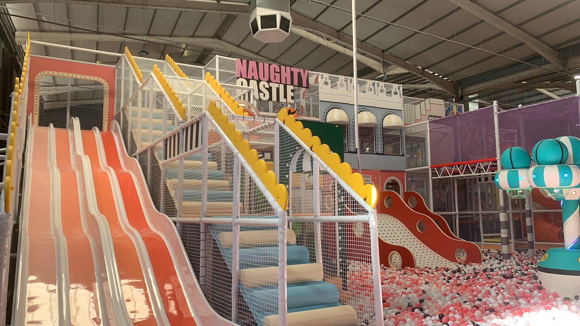 ece889d7d211637bc39f3957574cf839_