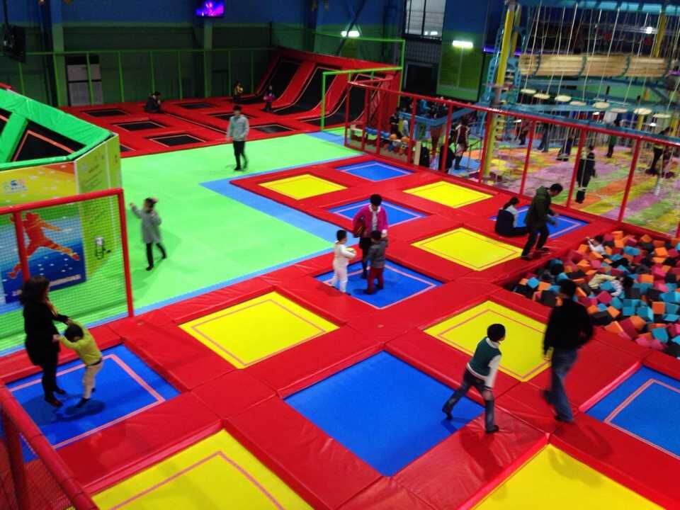 Parque de trampolines para niños personalizado