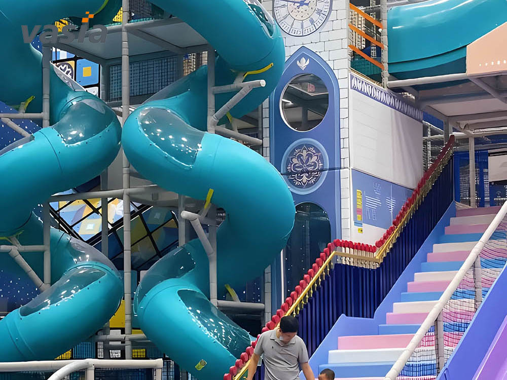 Patio de juegos interior M0020